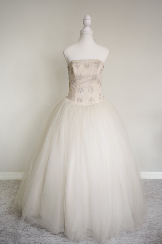 Monique Lhuillier Tulle Beaded Ball Gown