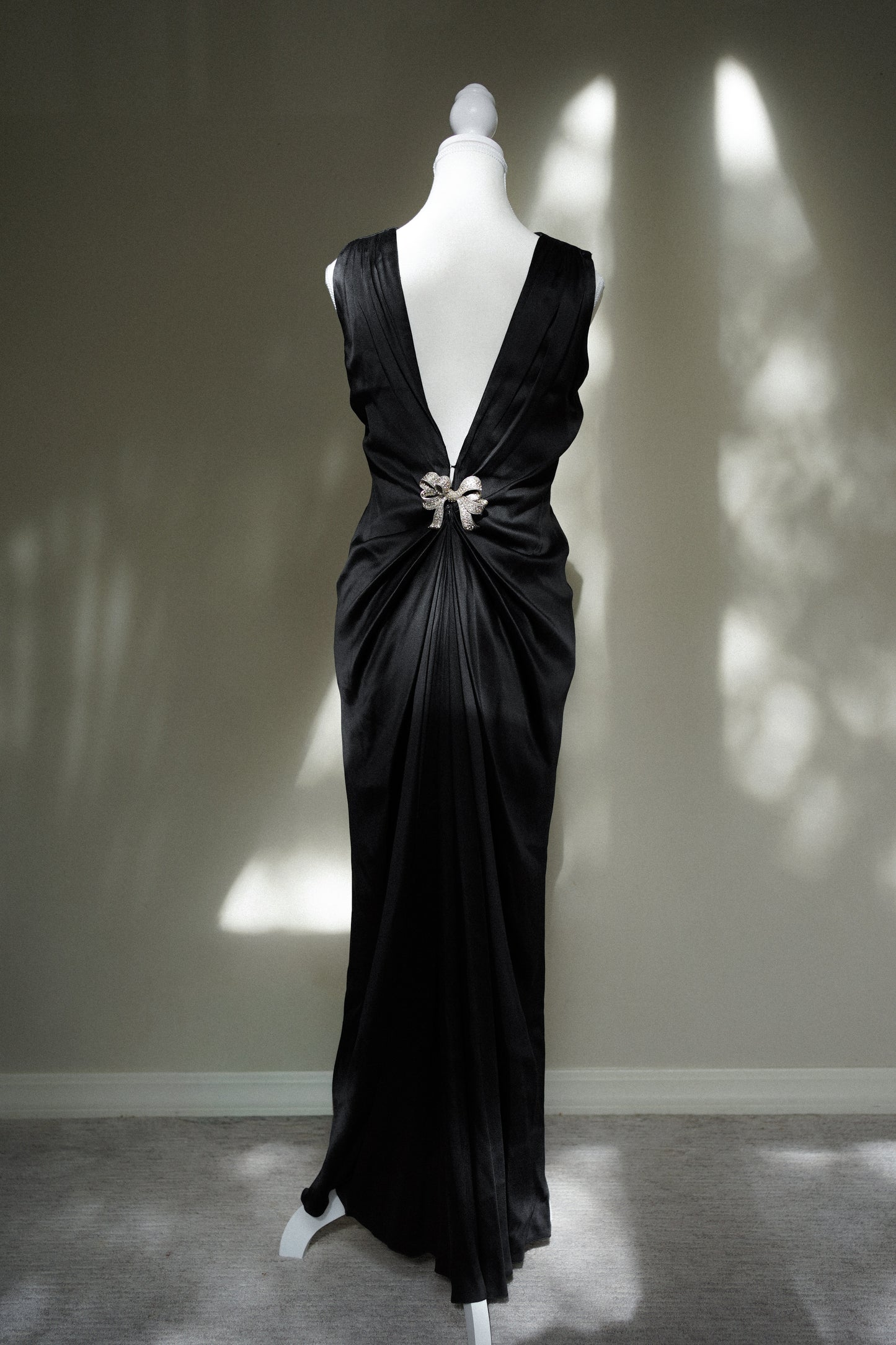 1986 Oscar de la Renta Gown & Brooch