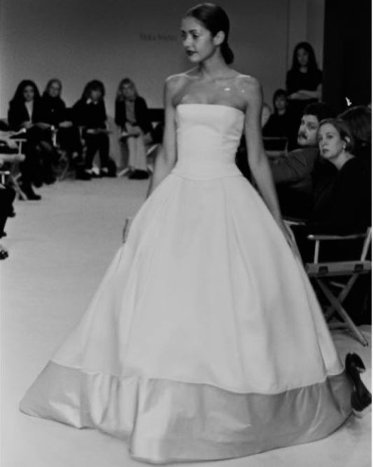 Vintage Vera Wang Wedding Dress - Gold Label Silk w/ Bows (M)