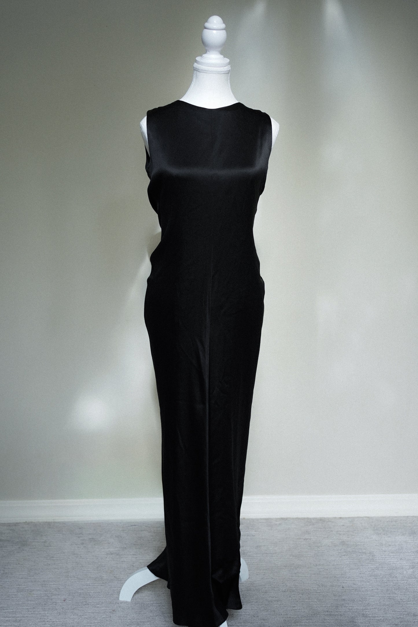 1986 Oscar de la Renta Gown & Brooch