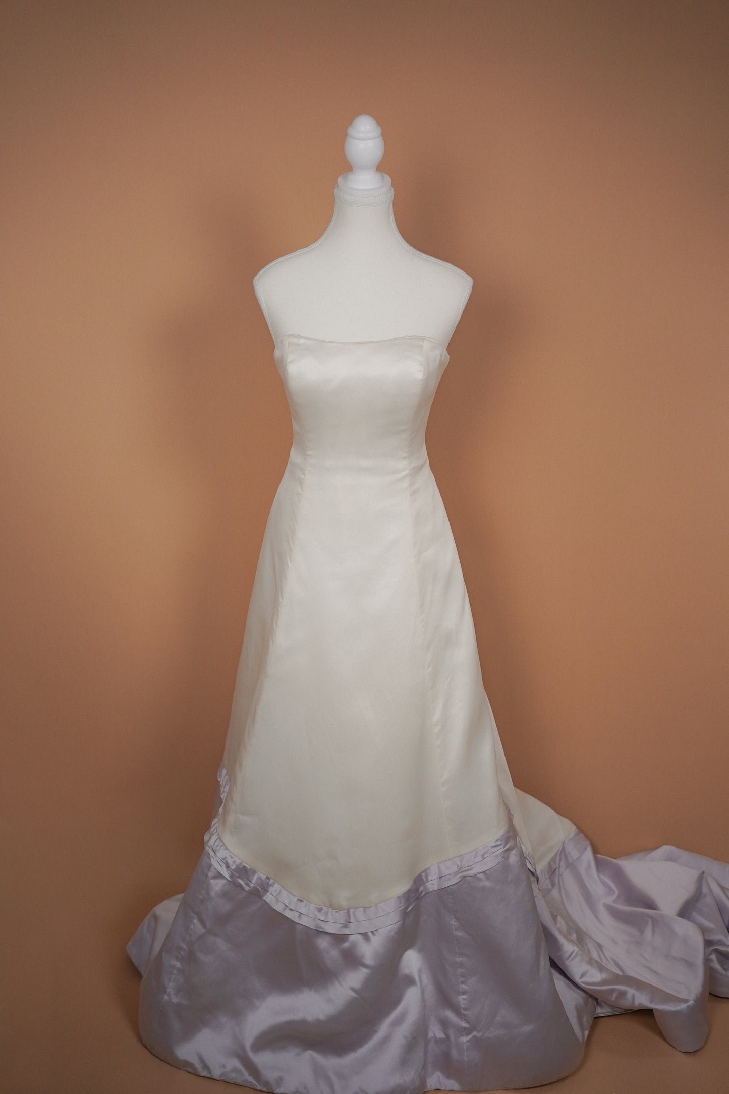 90’s Vintage Vera Wang Wedding Dress (S)
