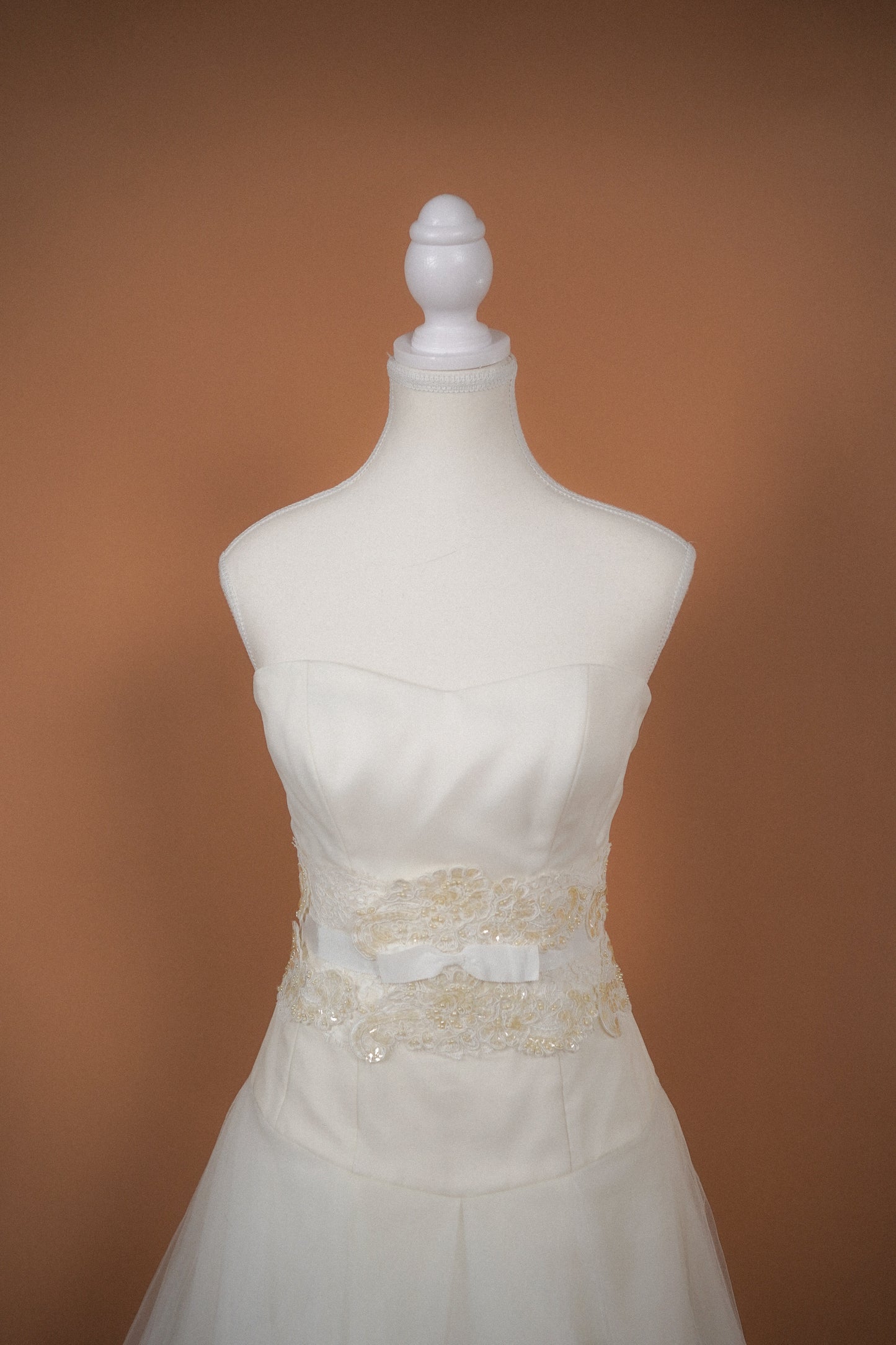 Bliss by Monique Lhuillier Ivory Silk & Tulle Strapless Wedding Gown (4)