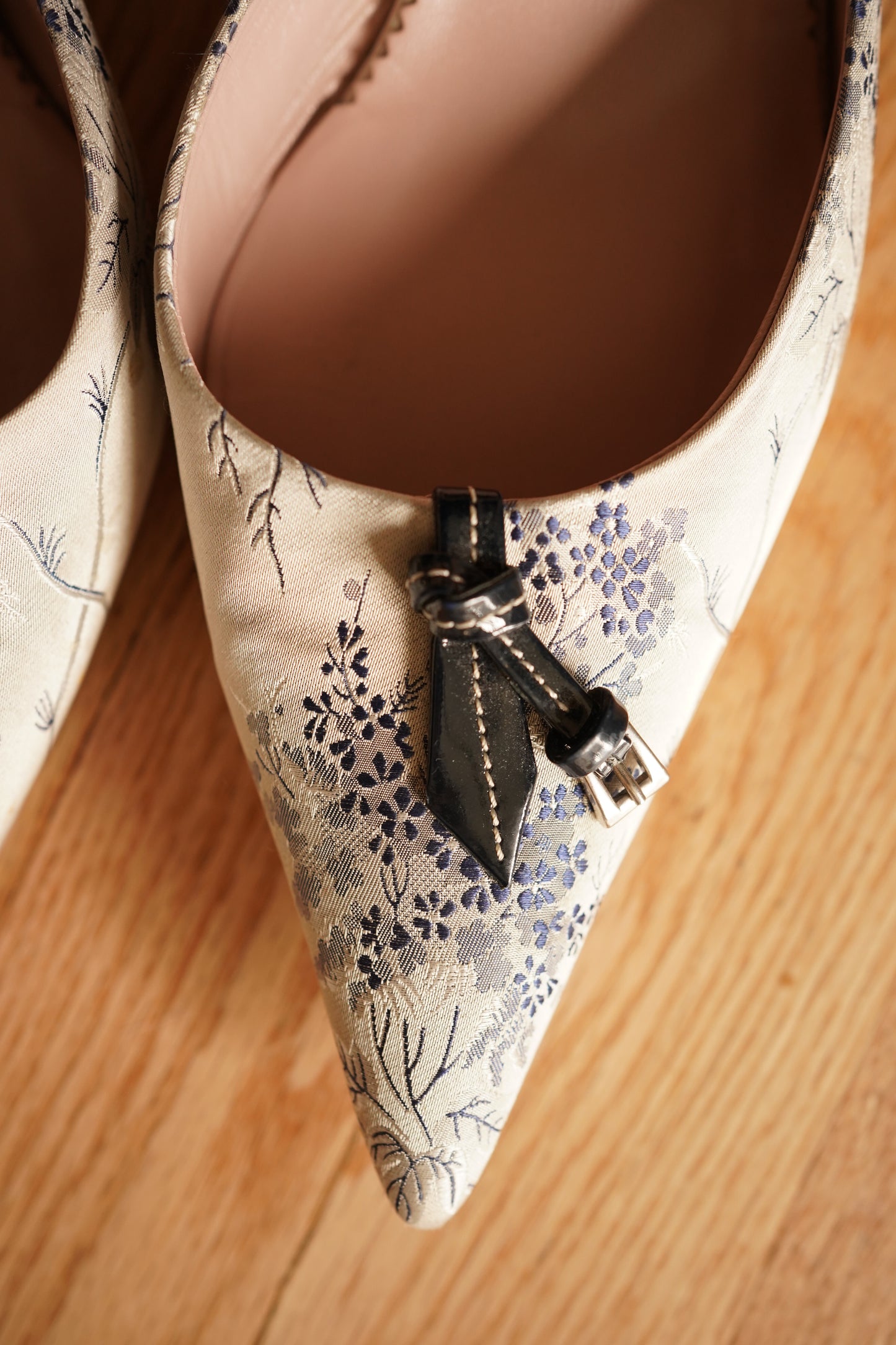PRADA Floral Silk D’Orsay Kitten Heels (39.5)