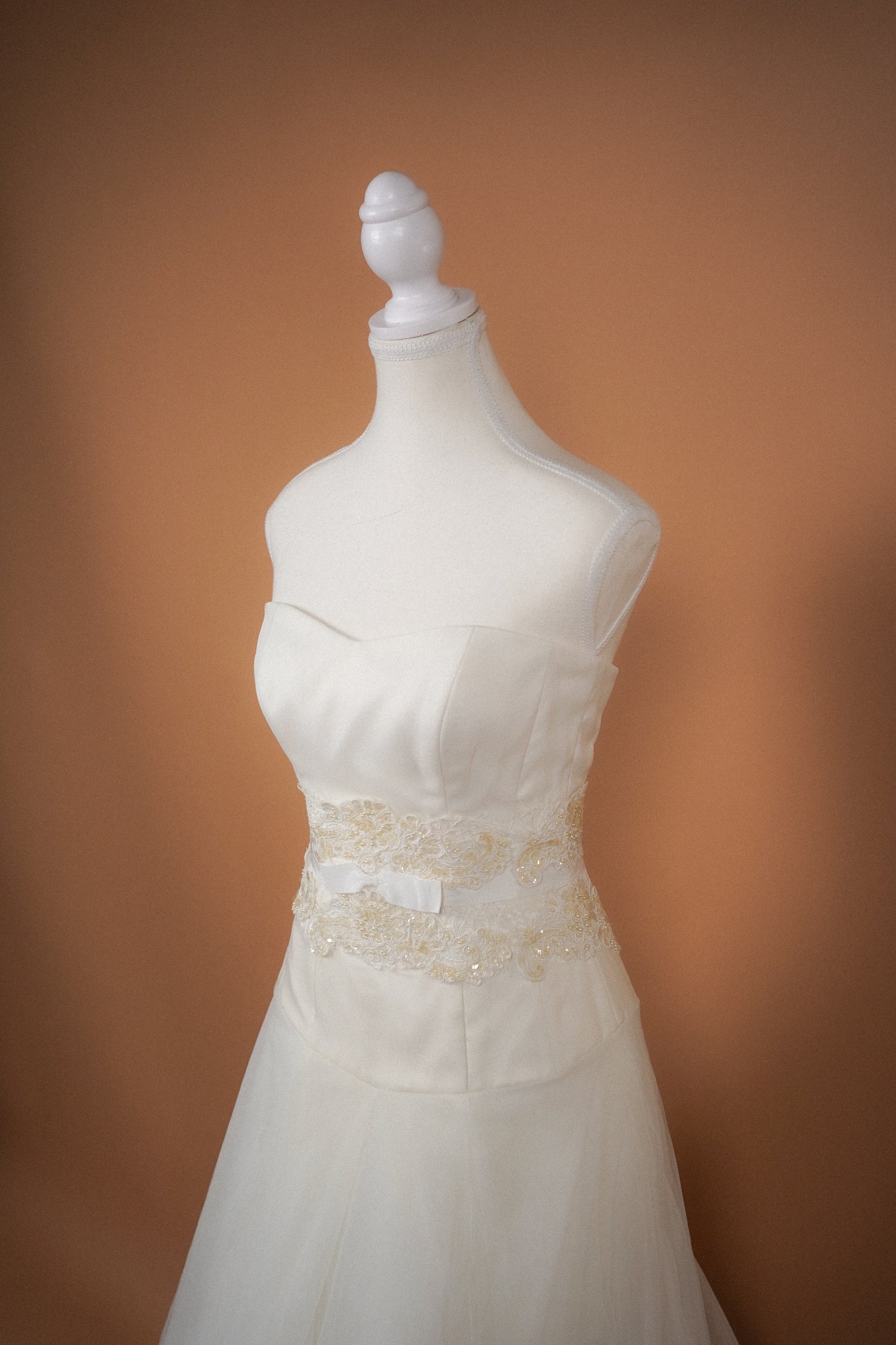 Bliss by Monique Lhuillier Ivory Silk & Tulle Strapless Wedding Gown (4)