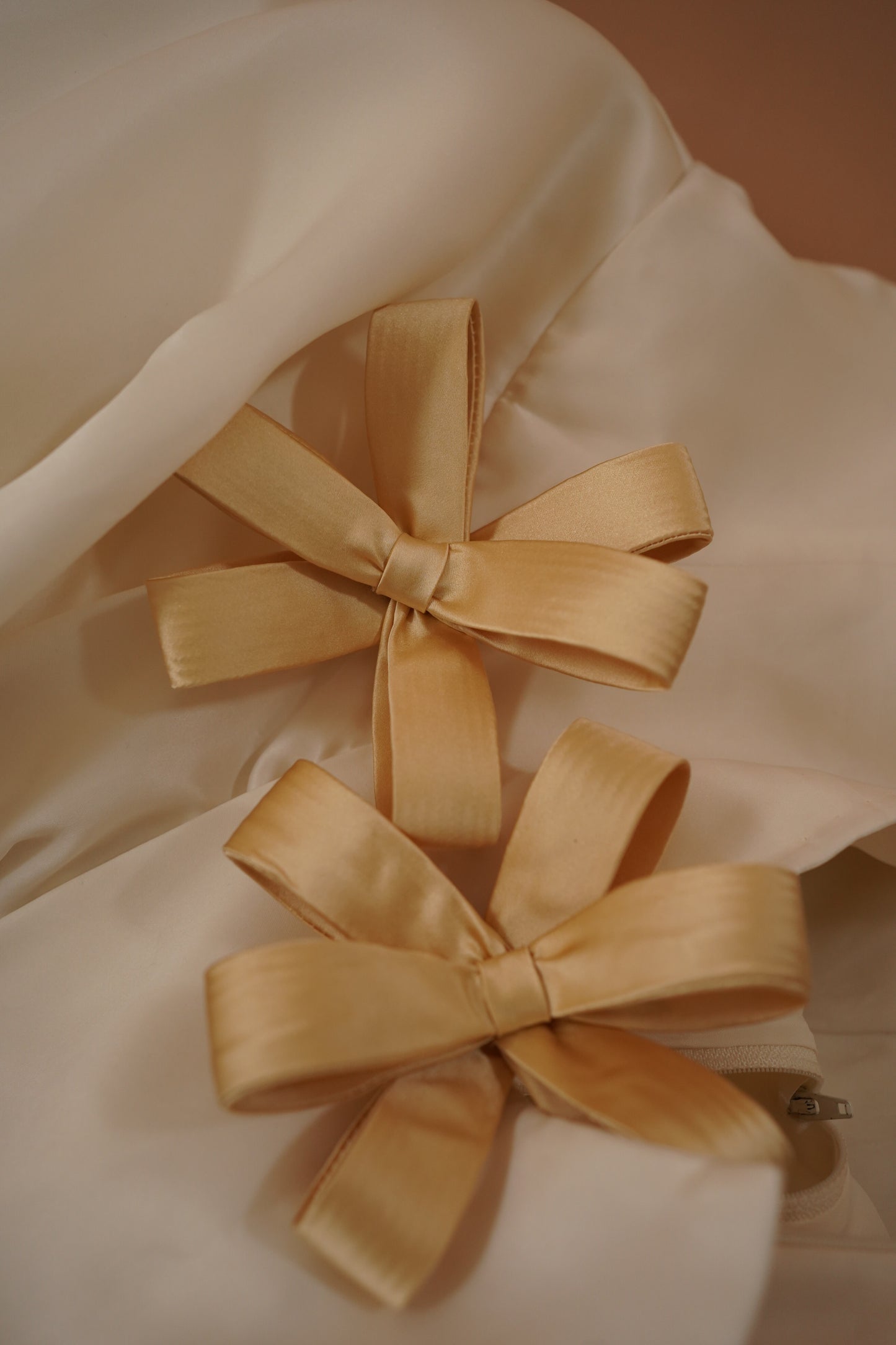 Vintage Vera Wang Wedding Dress - Gold Label Silk w/ Bows