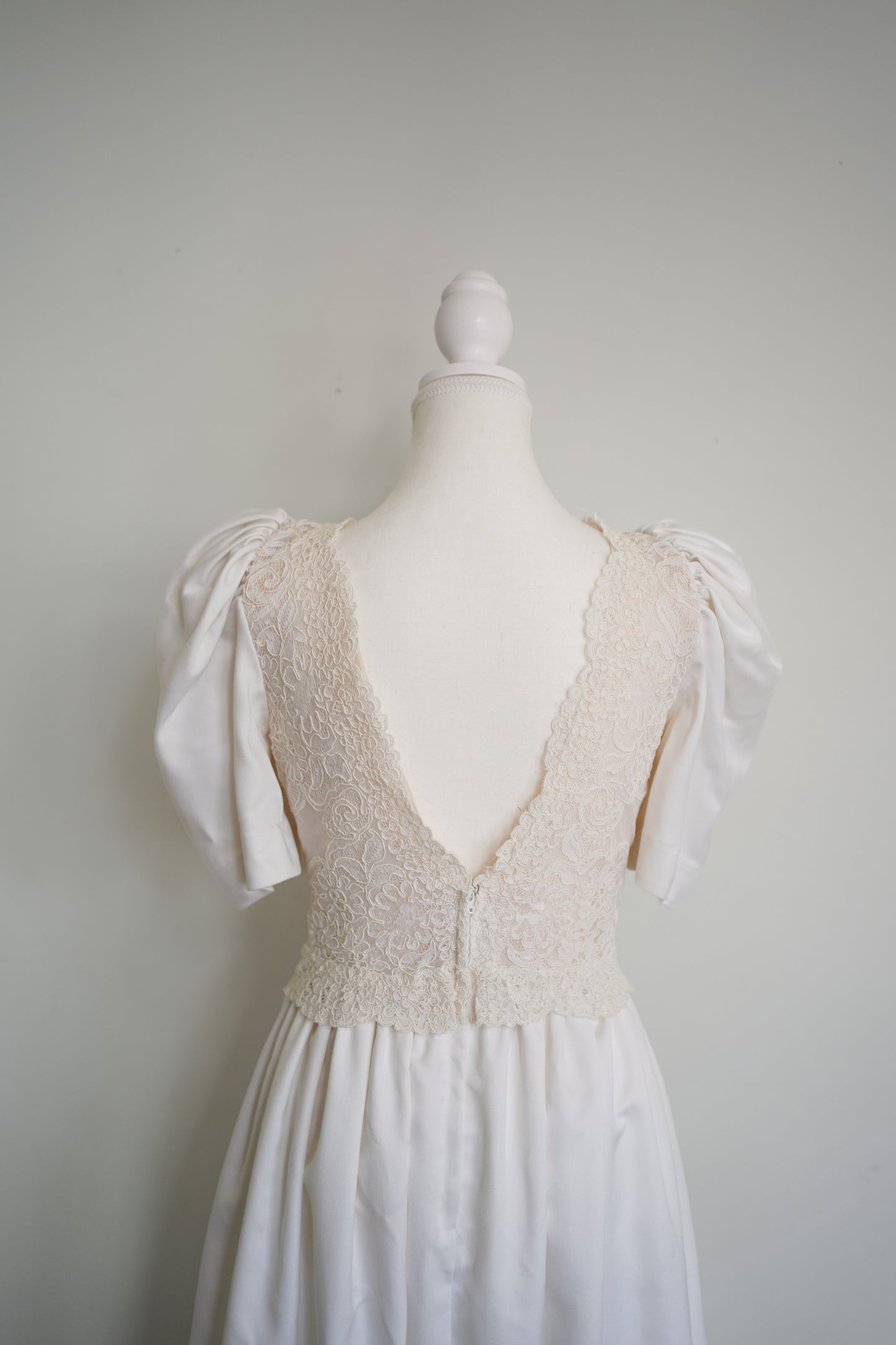 Vintage Victor Costa Puff Sleeve Ivory Wedding Gown