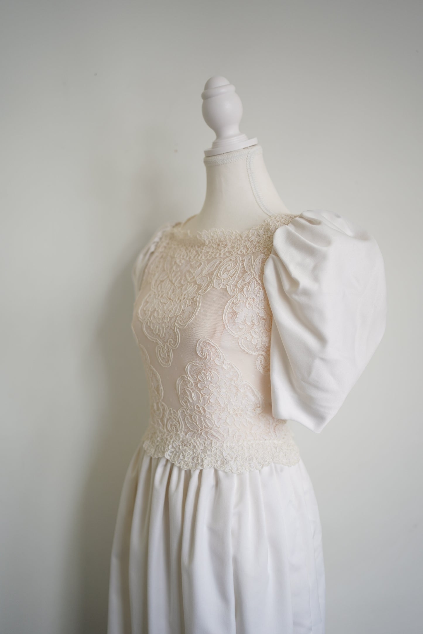 Vintage Victor Costa Puff Sleeve Ivory Wedding Gown