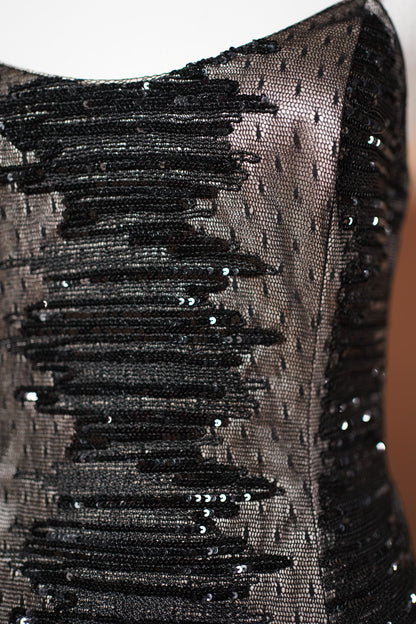 Giorgio Armani FW 1999 Runway Black Sequin Evening Gown — Close-up of horizontal sequin embellishment