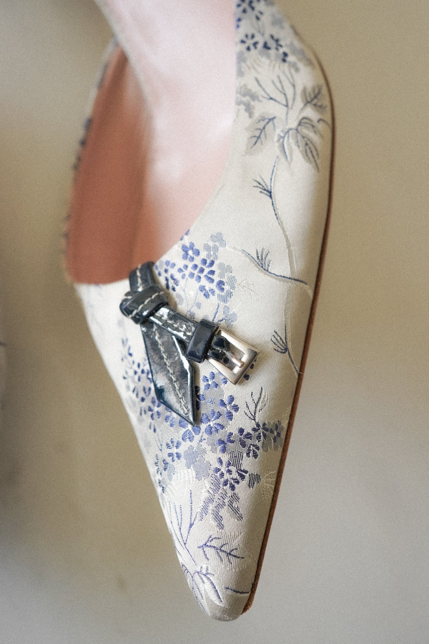 PRADA Floral Silk D’Orsay Kitten Heels (39.5)
