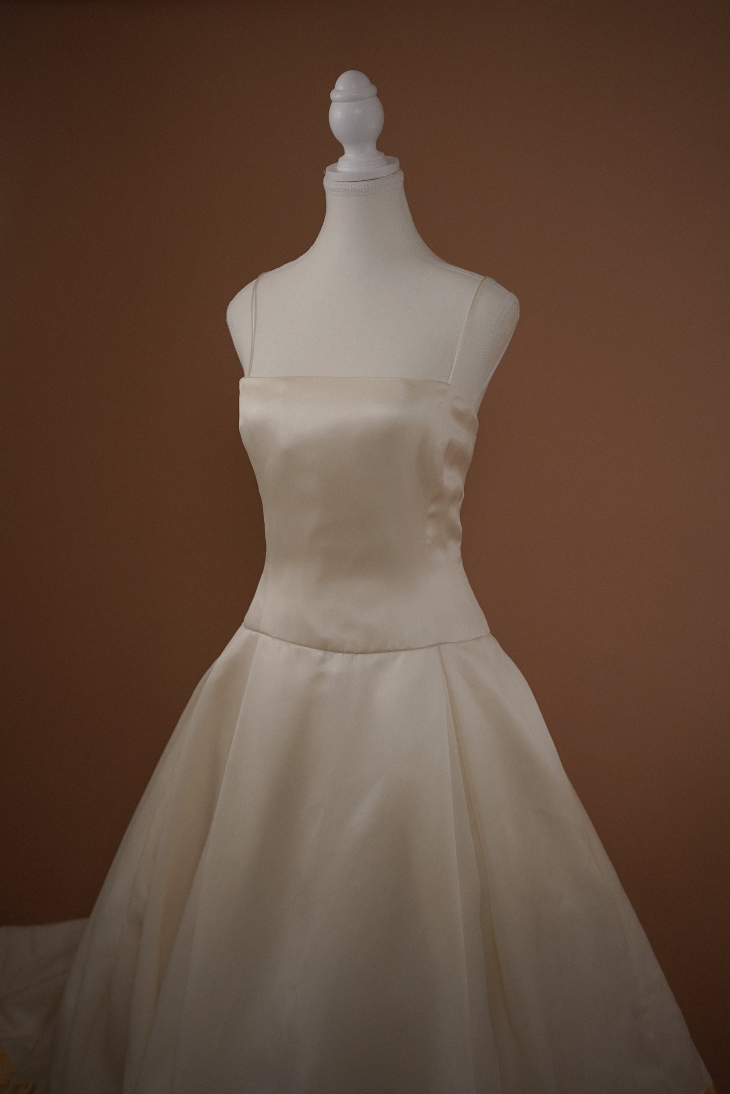 Vintage Vera Wang Wedding Dress - Gold Label Silk w/ Bows