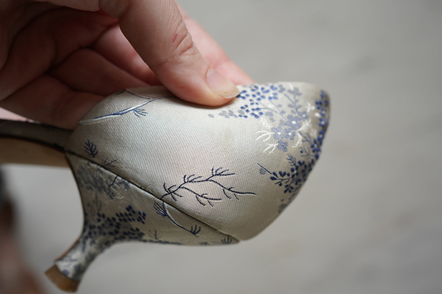 PRADA Floral Silk D’Orsay Kitten Heels (39.5)
