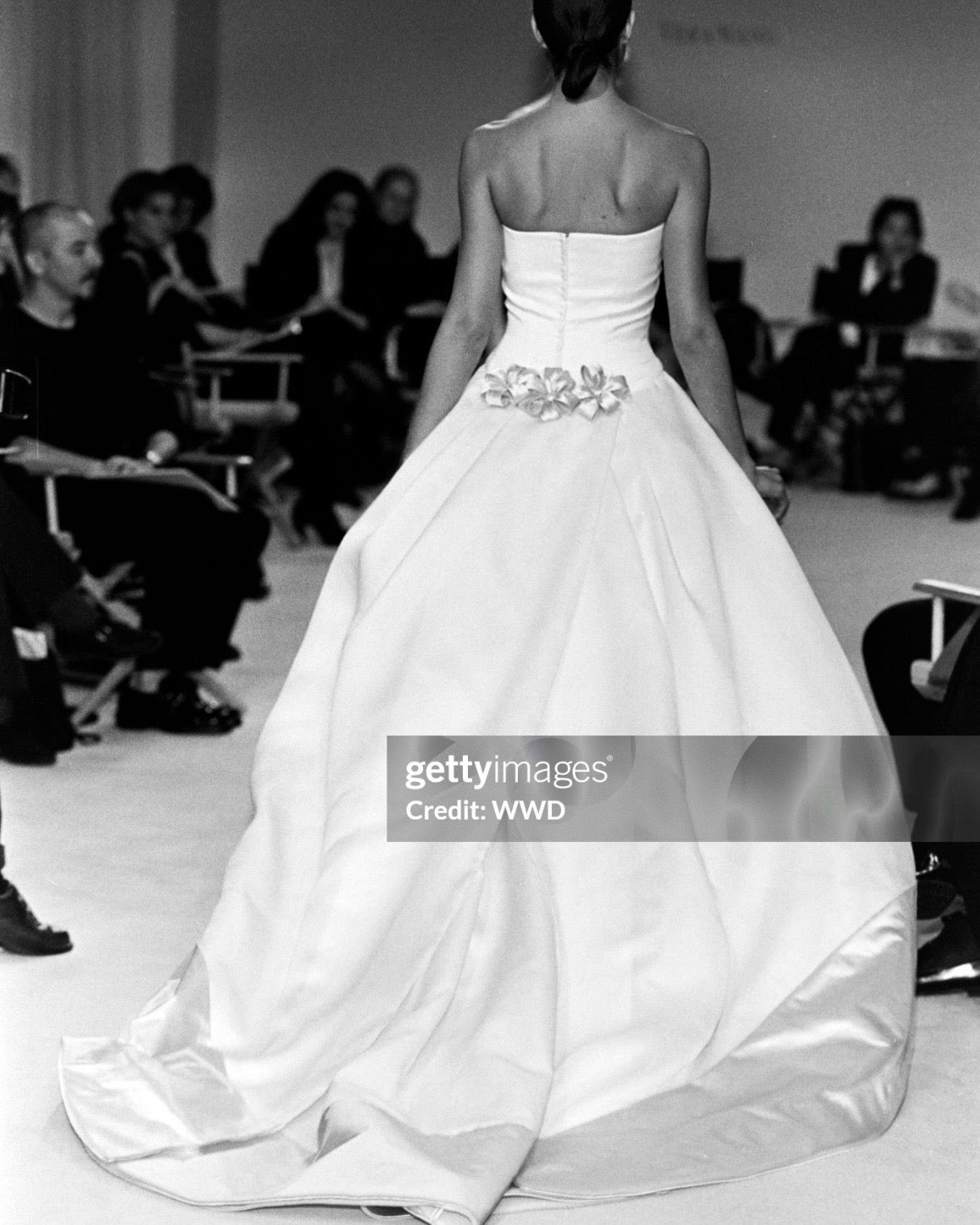 Vintage Vera Wang Wedding Dress - Gold Label Silk w/ Bows (M)