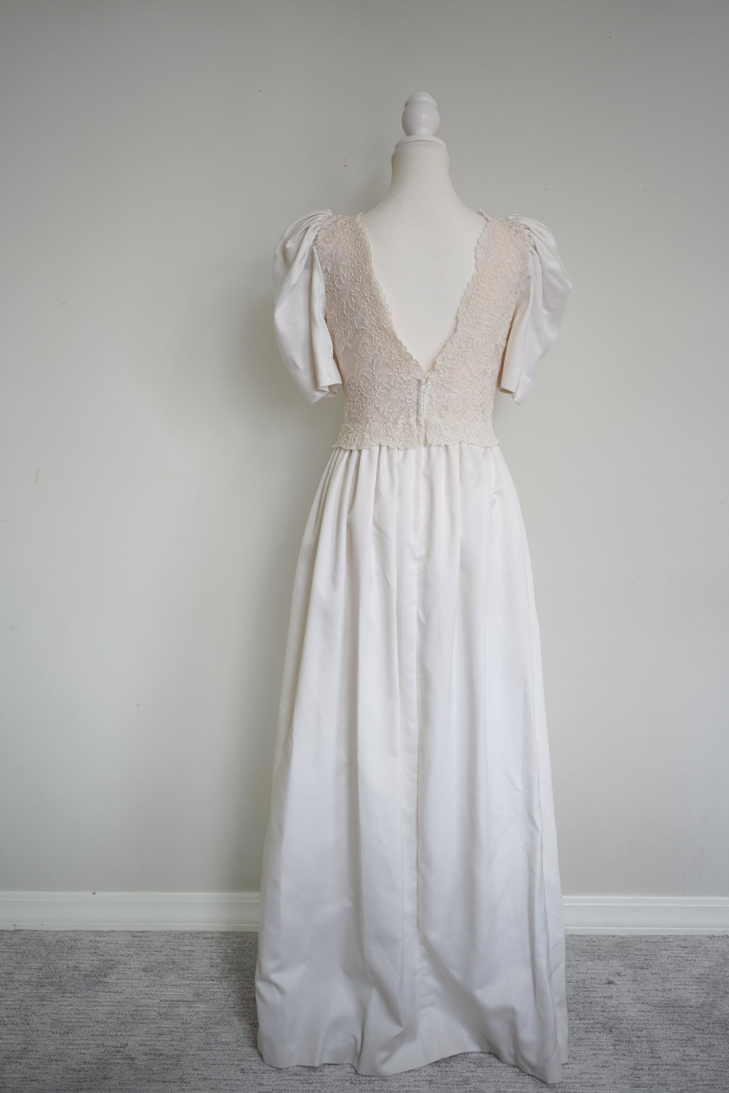 Vintage Victor Costa Puff Sleeve Ivory Wedding Gown