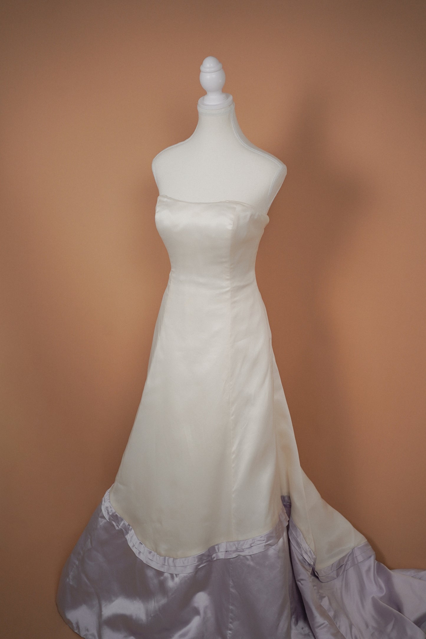 90’s Vintage Vera Wang Wedding Dress (S)