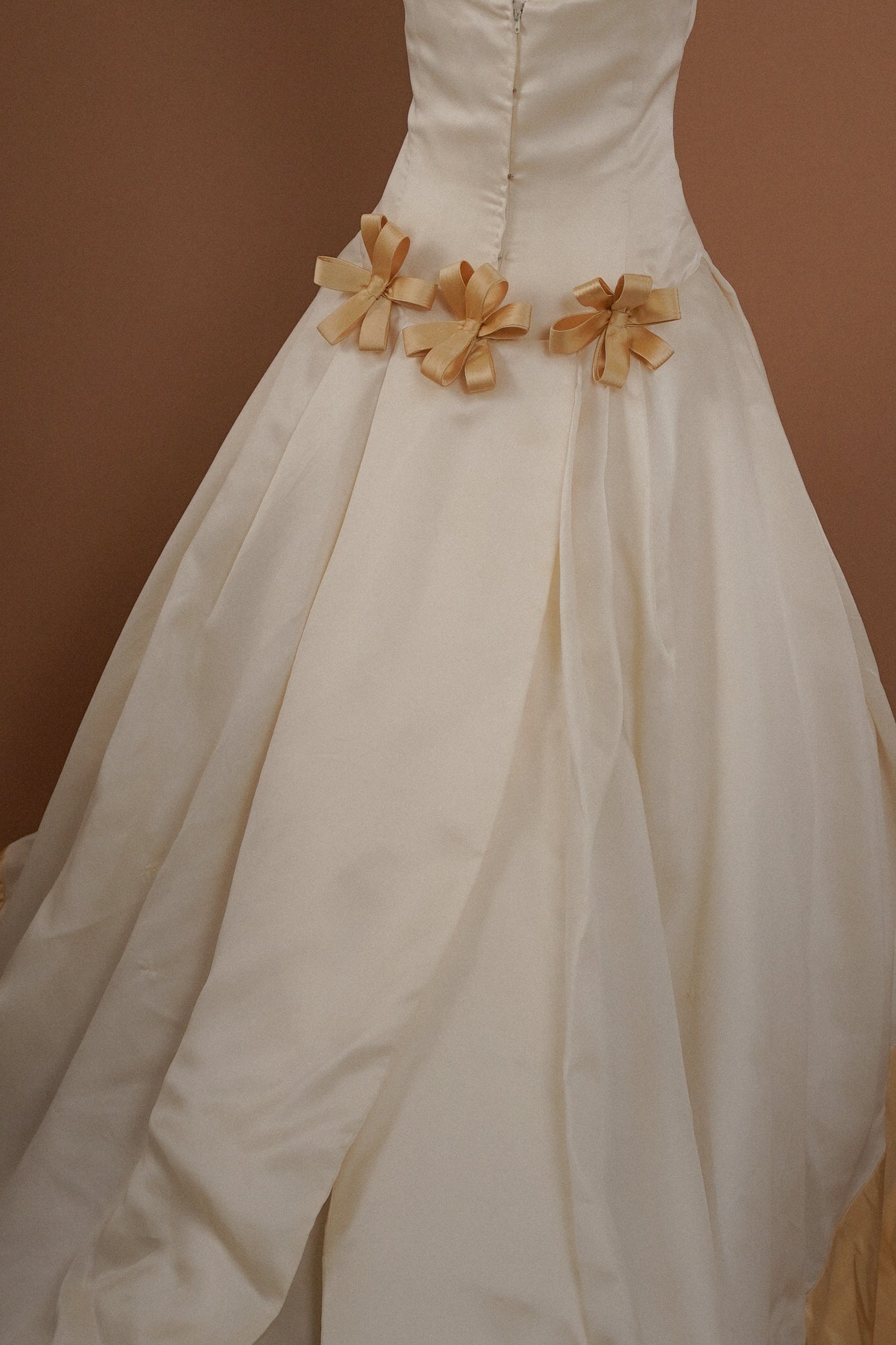 Vintage Vera Wang Wedding Dress - Gold Label Silk w/ Bows
