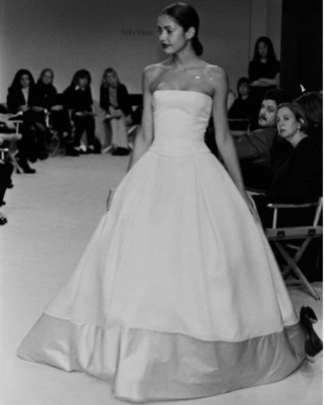 Vintage Vera Wang Wedding Dress - Gold Label Silk w/ Bows (M)