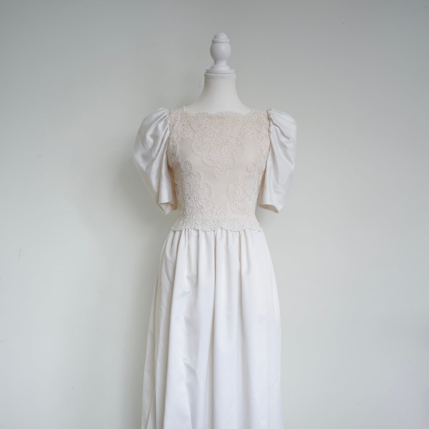Vintage Victor Costa Puff Sleeve Ivory Wedding Gown