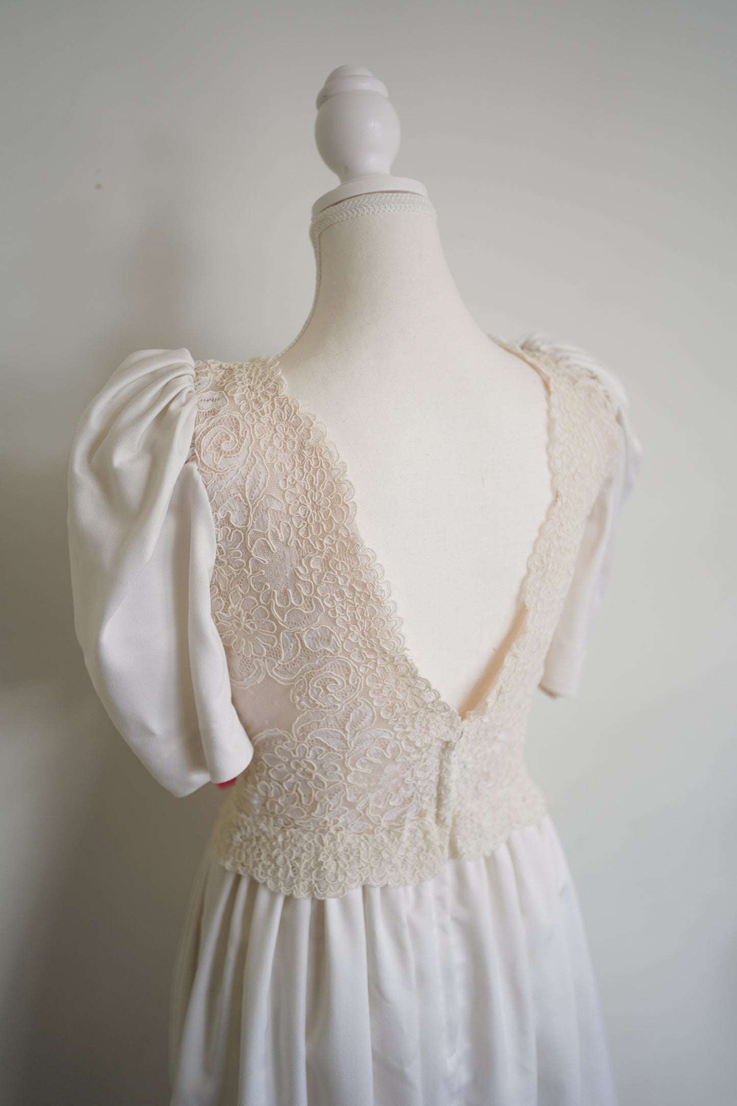 Vintage Victor Costa Puff Sleeve Ivory Wedding Gown